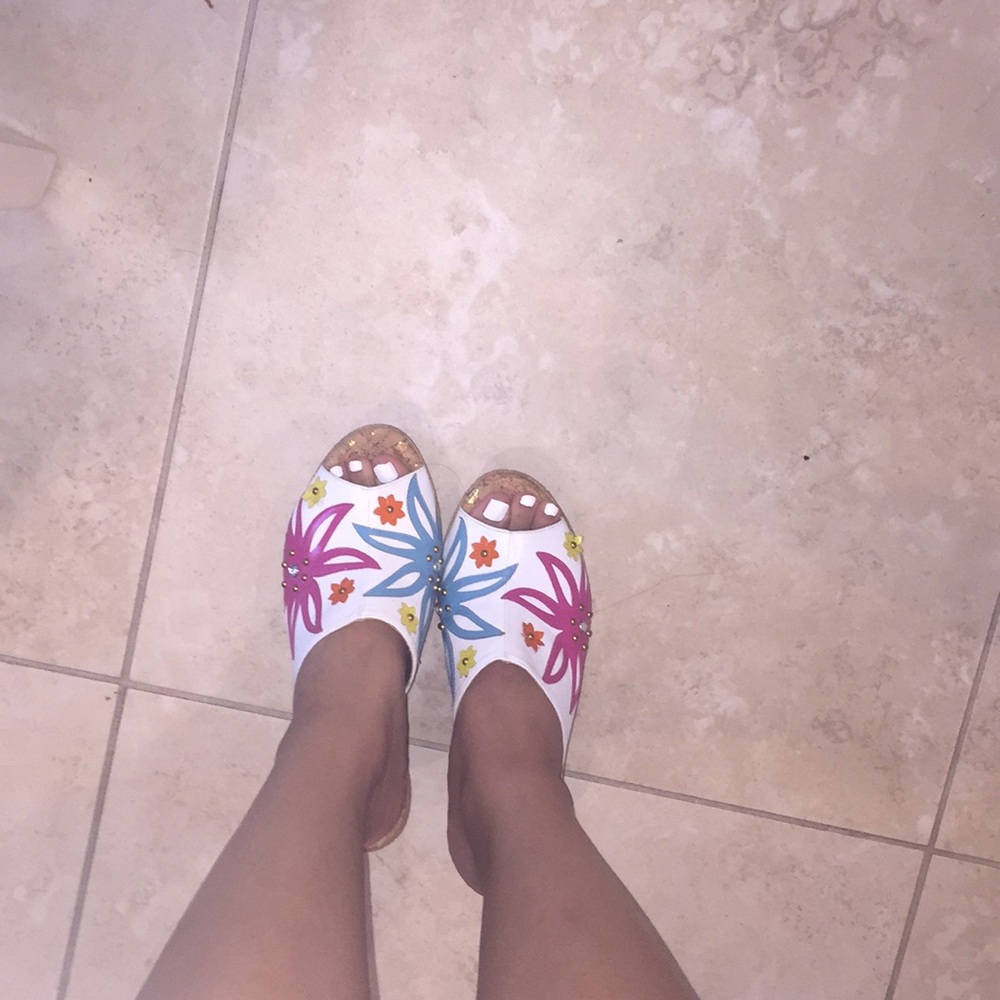 Flower wedges